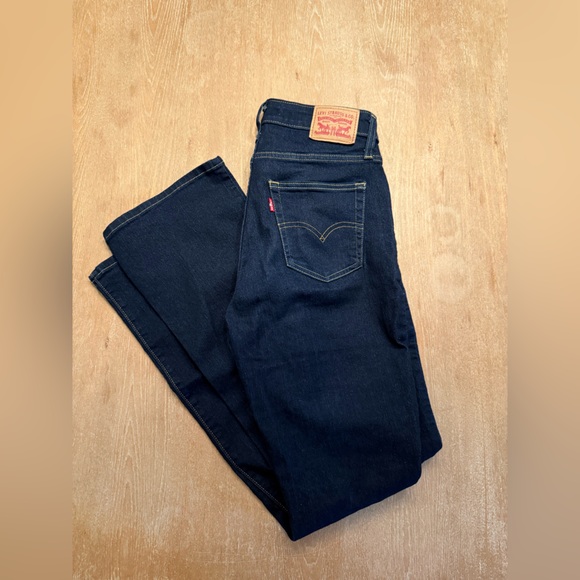 Levi’s 725 High Rise Bootcut Women's Jeans - Picture 5 of 5